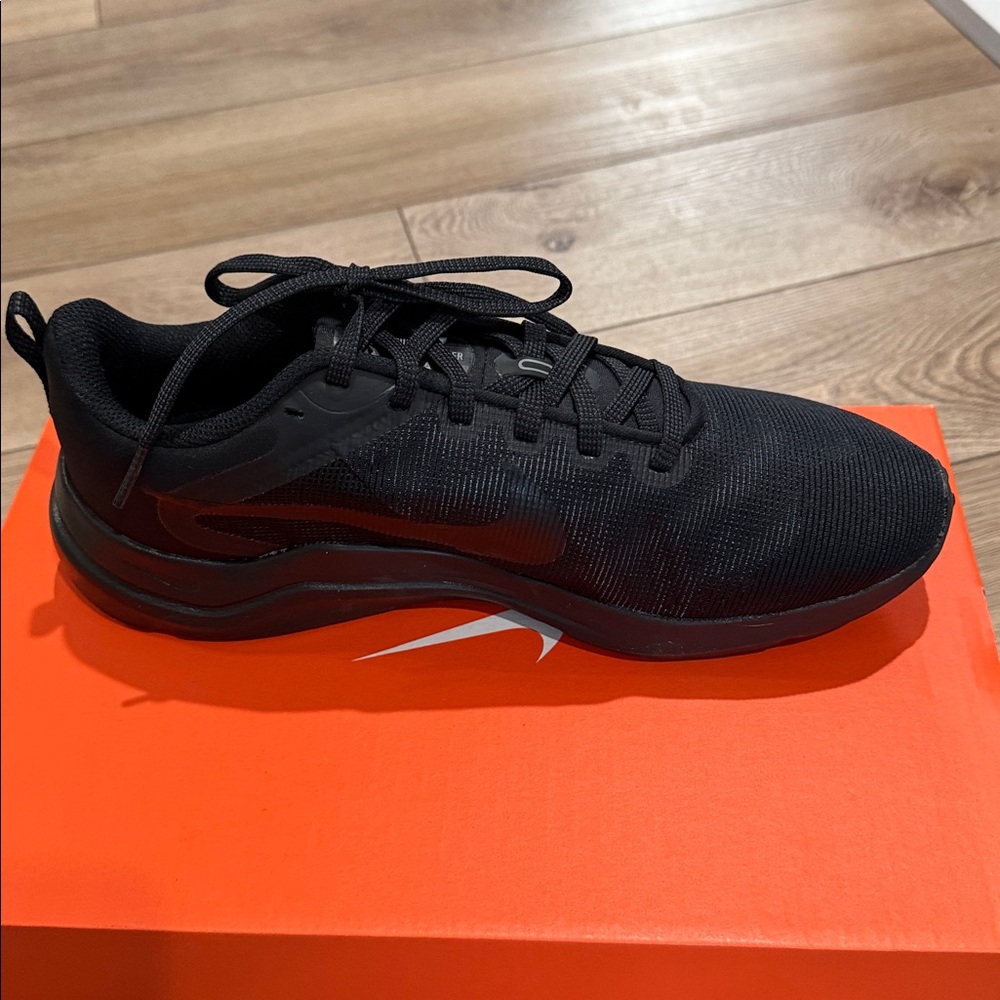 NIB! Nike Downshifter 12 Running Shoes - women’s 9 - Picture 4 of 6